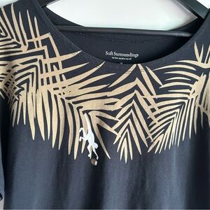 Soft Surroundings 1X Black Tee with Gold Palm Design, Like new, Chest 25”-O-Y
